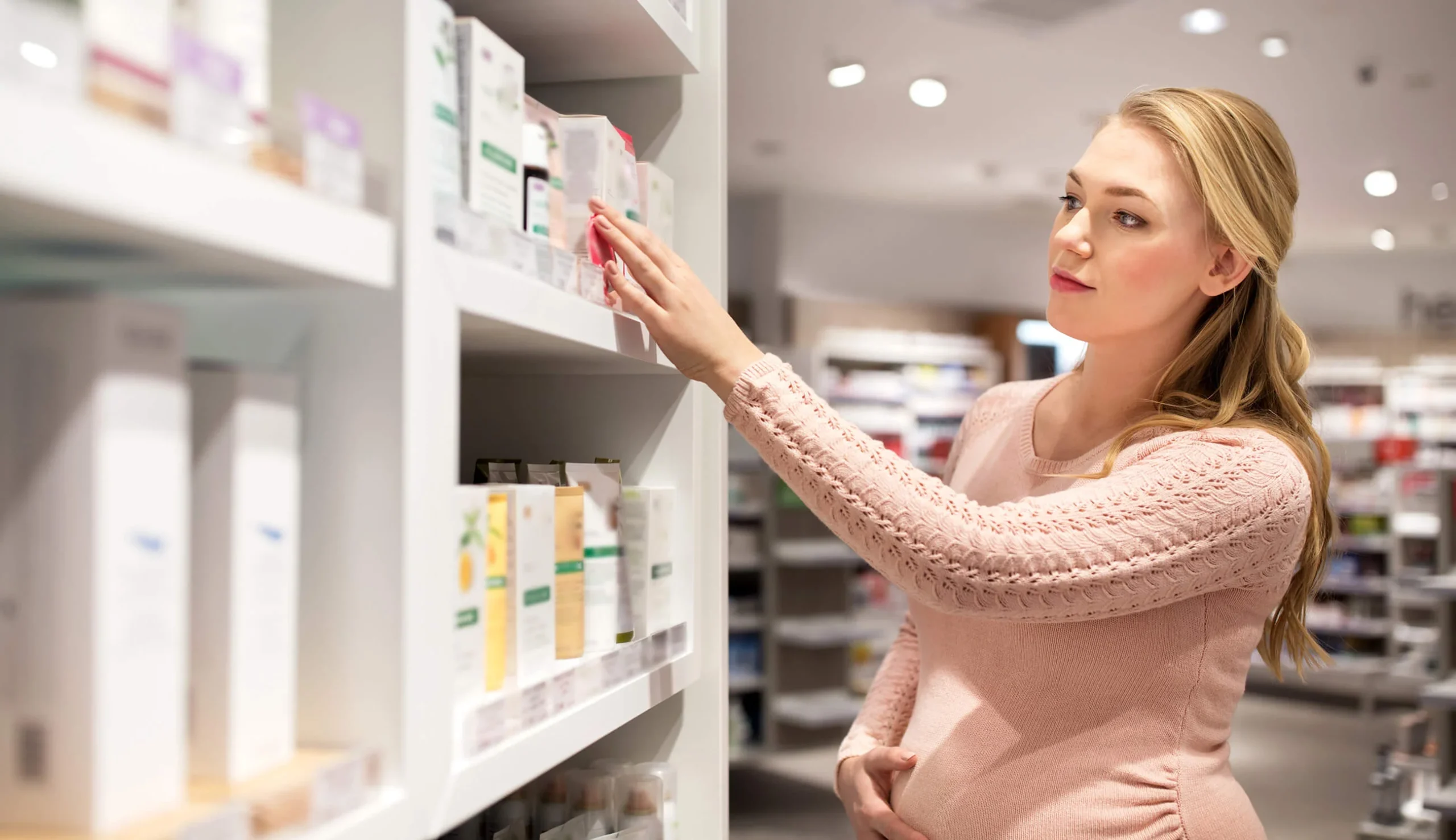 خرید لوازم آرایشی برای دوران بارداری