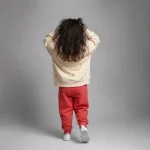 ست بلوز و شلوار بچگانه اسپرت مدل قلب قرمز (3-10سال) - تصویر 3