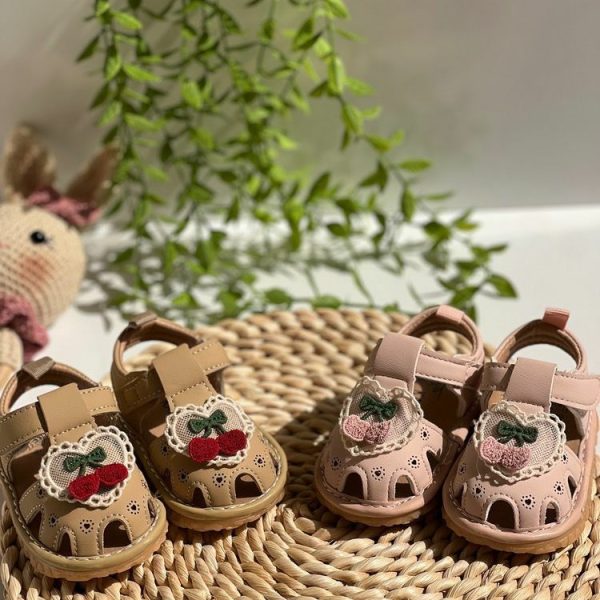 کفش سوتی دخترنه طرح گیلاس