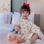 پیراهن بچه گانه دخترانه طرح توت فرنگی - تصویر 4