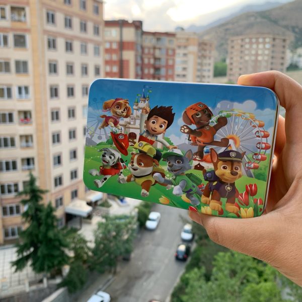پازل 60 قطعه چوبی با جعبه فلزی طرح سگ نگهبان